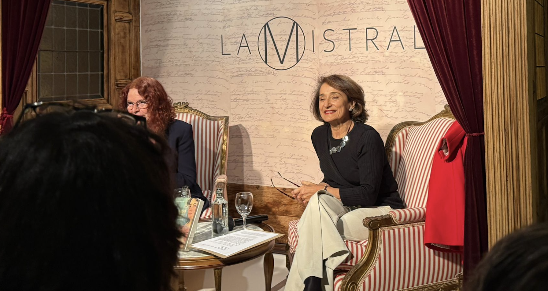 Presentación en la librería La Mistral, del último libro de Marián Cao, "Aprender a mirar", de la Editorial Cátedra.